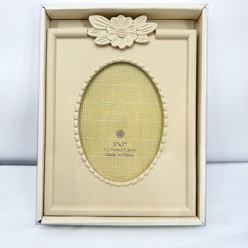 Mervyns Picture Frame Cream Floral Oval Opening Vintage Decor 5x7 Shabby Chic